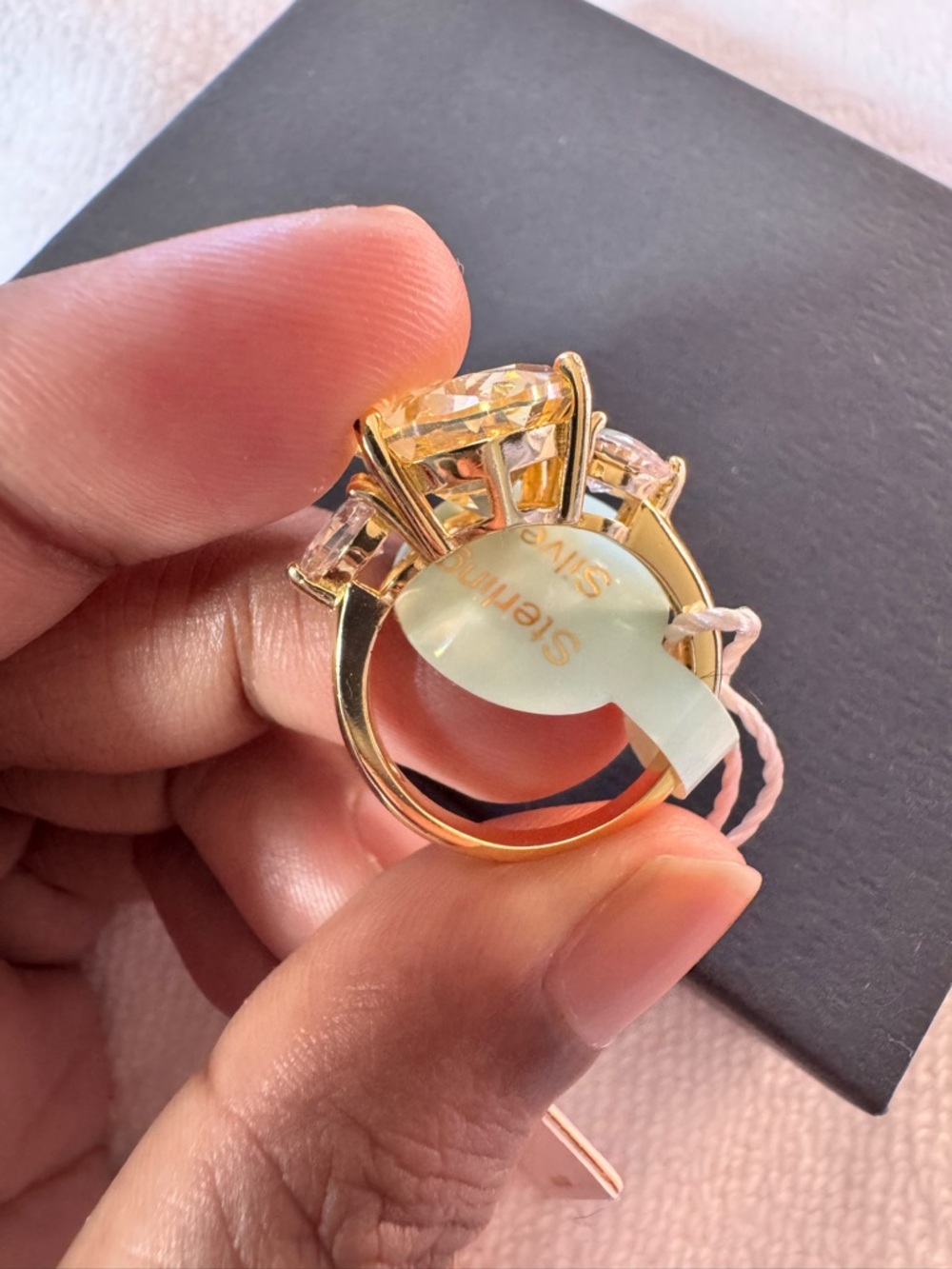 Yellow Oval Crystal Statement Ring with white Side Stones - Picture 5 of 8